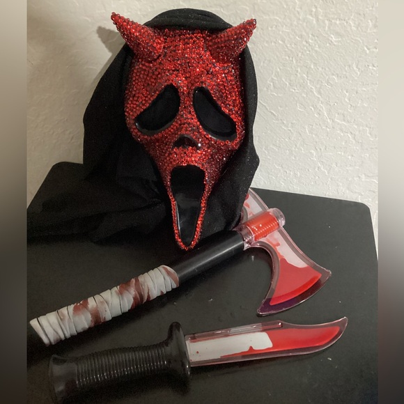 Red diamond screen mask - Picture 2 of 5